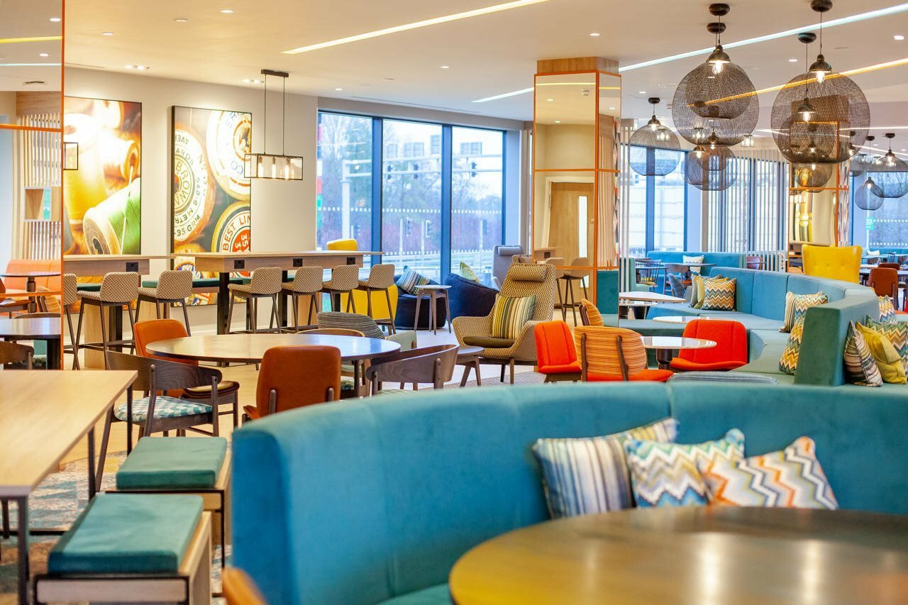 Фото Hampton by Hilton Blackburn