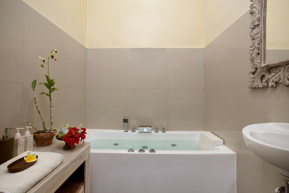 Фото Grand Ashanti Villa