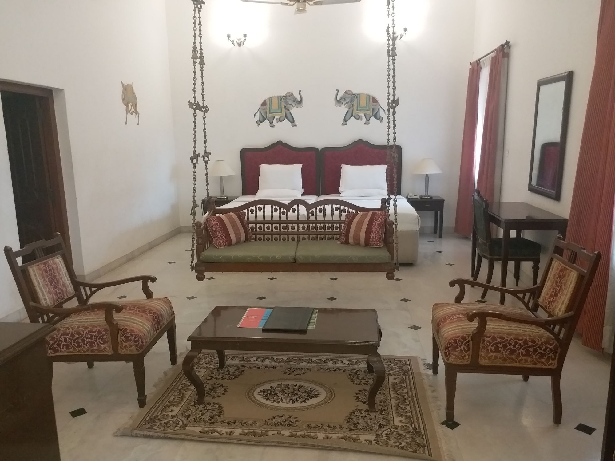 Фото Отель Jayamahal Palace