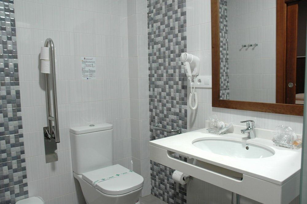 Фото Hotel Plaza Manjon