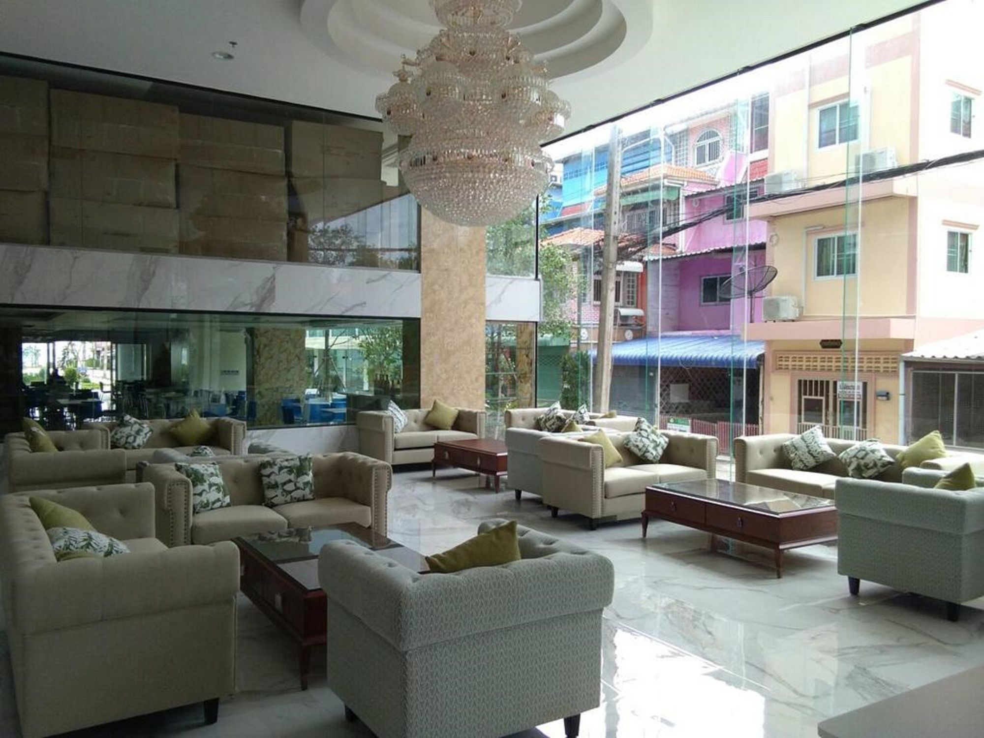 Фото Golden Jomtien Beach Hotel