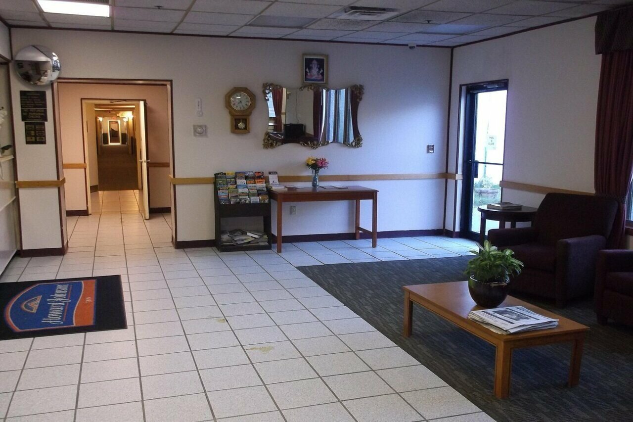 Фото Knights Inn Liberty