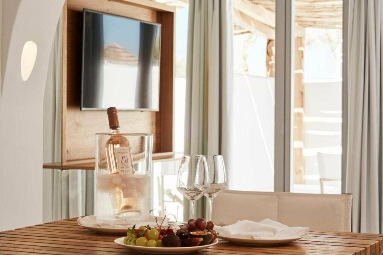 Фото Nikki Beach Resort & SPA Santorini