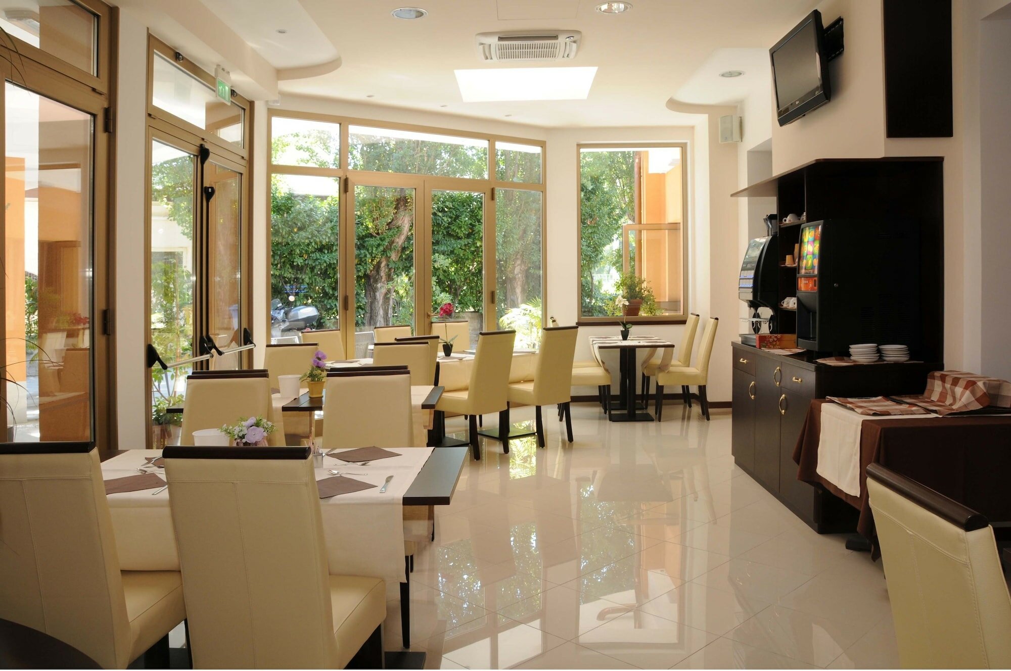 Фото Hotel Sonia