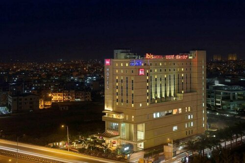 Внешний вид отеля ibis Bengaluru Hosur Road Hotel в Бангалоре, фото 4