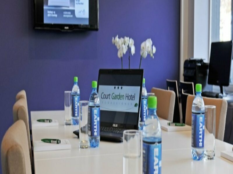 Фото Court Garden Hotel