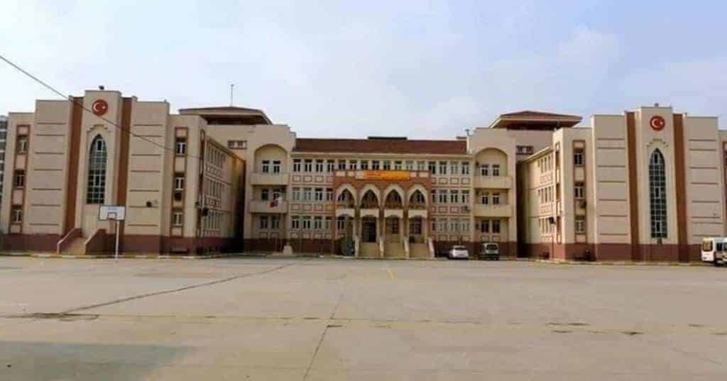 تعليم ثانوي Bagcilar Anatolian Imam Hatip High School ، اسطنبول، صورة