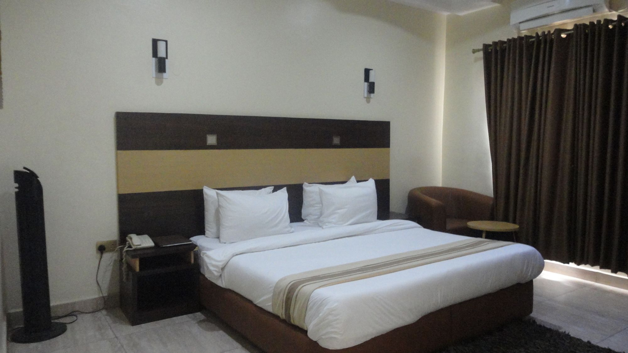 Фото Caesar's Court Hotel and Suites