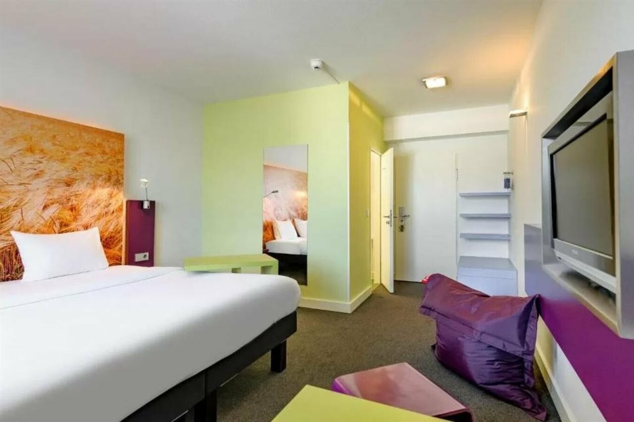 Фото Ibis Styles Hamburg Alster City