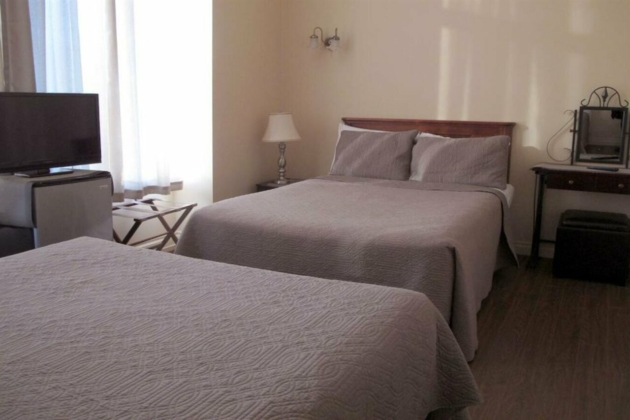 Фото Auberge Manoir Ville Marie