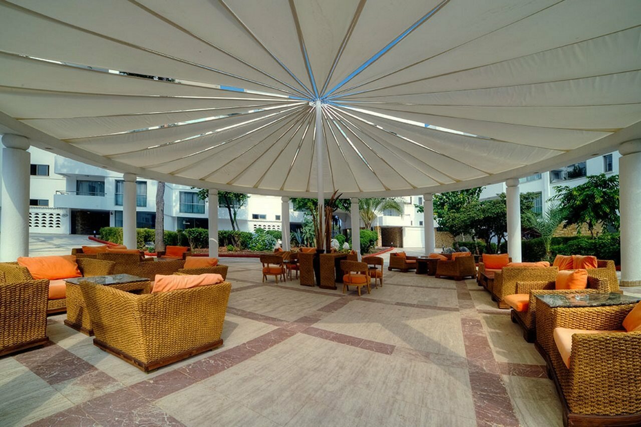 Фото Jasmine Court Hotel & Casino