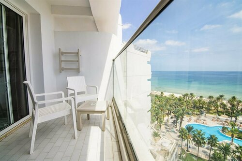 Гостиница Riadh Palms Resort and SPA в Сусе