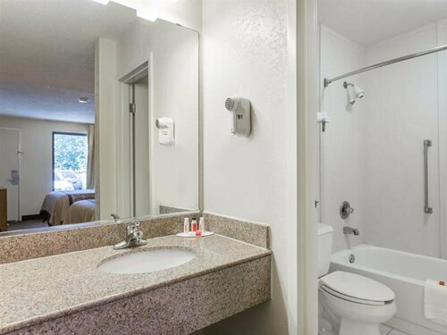 Гостиница Days Inn Norfolk Airport в Норфолке