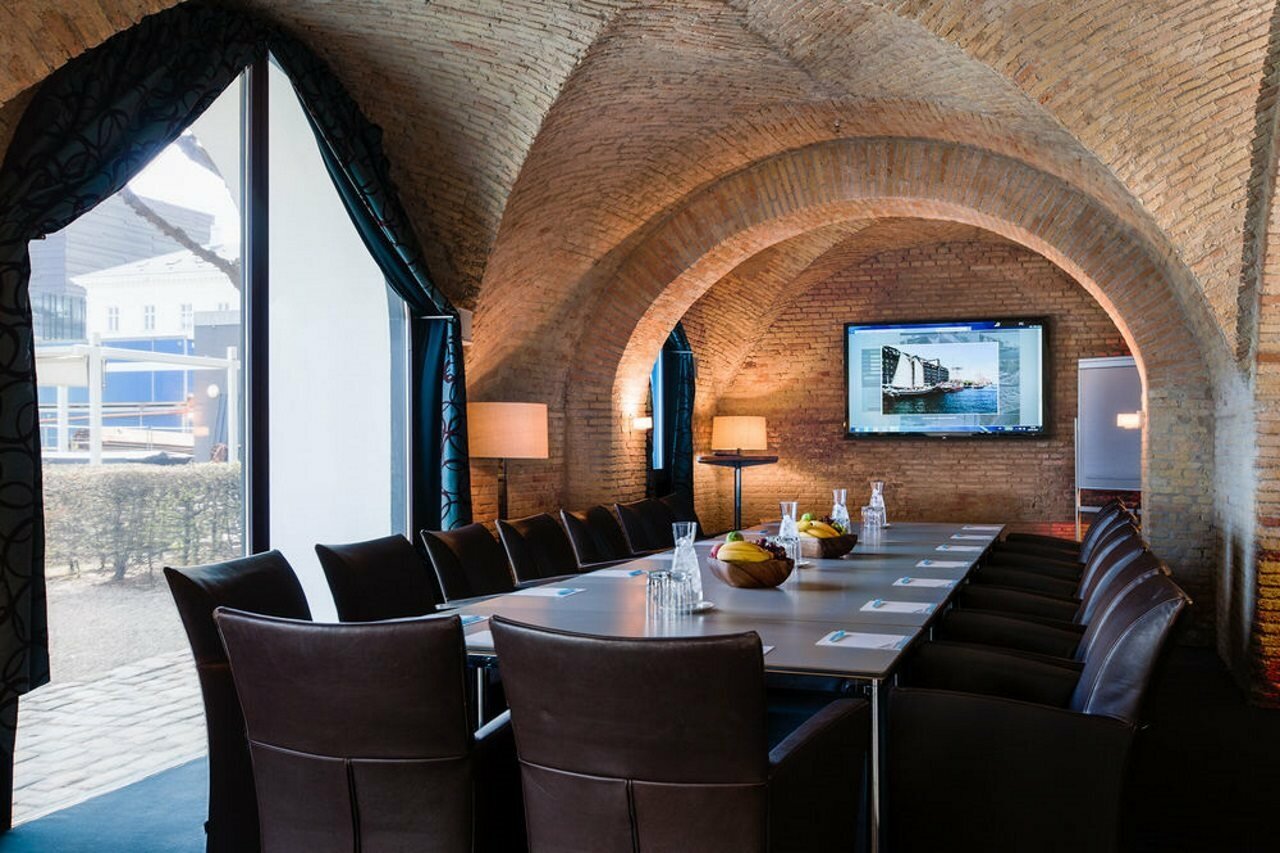 Фото Admiral Hotel