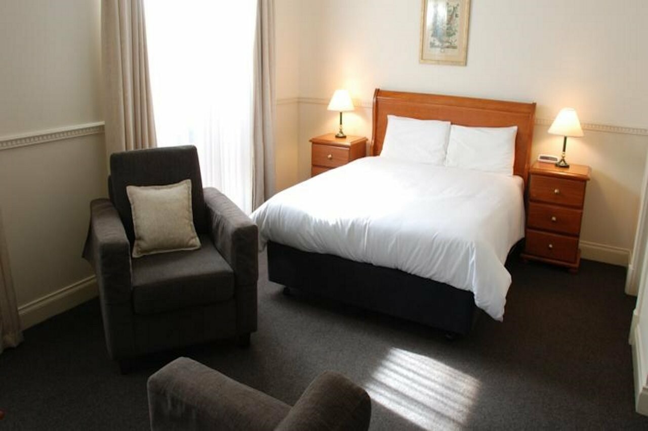 Фото Majestic Tynte Street Hotel