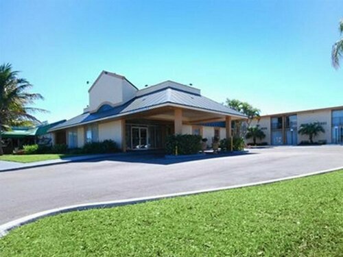 Гостиница Quality Inn Downtown Stuart в Стюарте