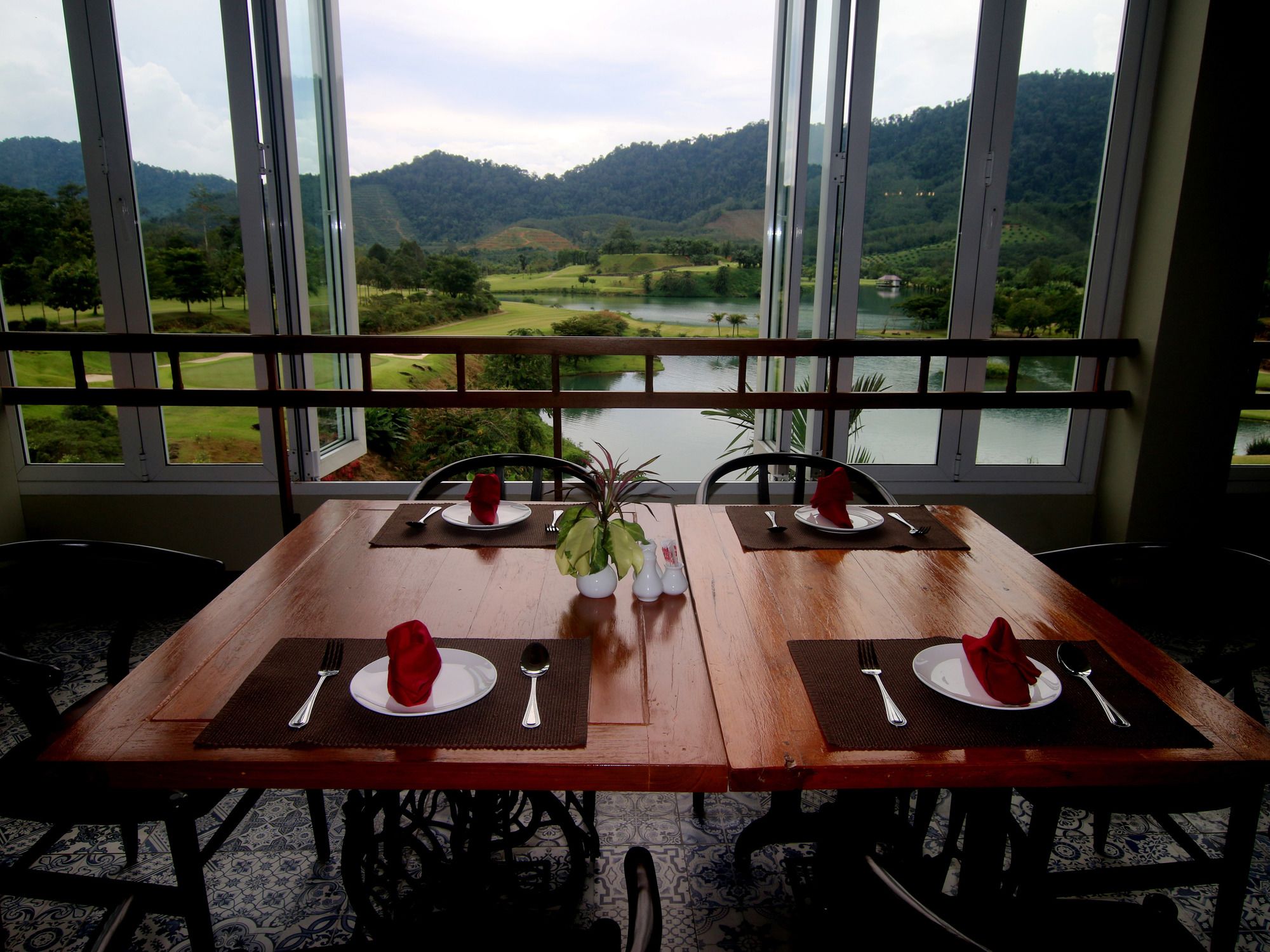 Фото Katathong Golf Resort & SPA