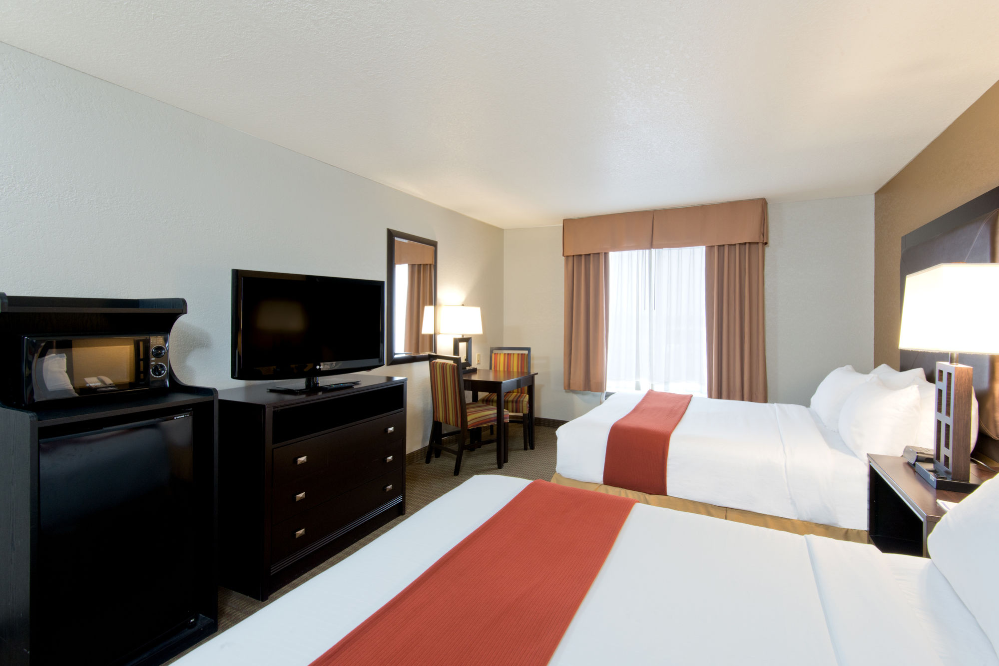 Фото Holiday Inn Express & Suites - North Platte, an Ihg Hotel