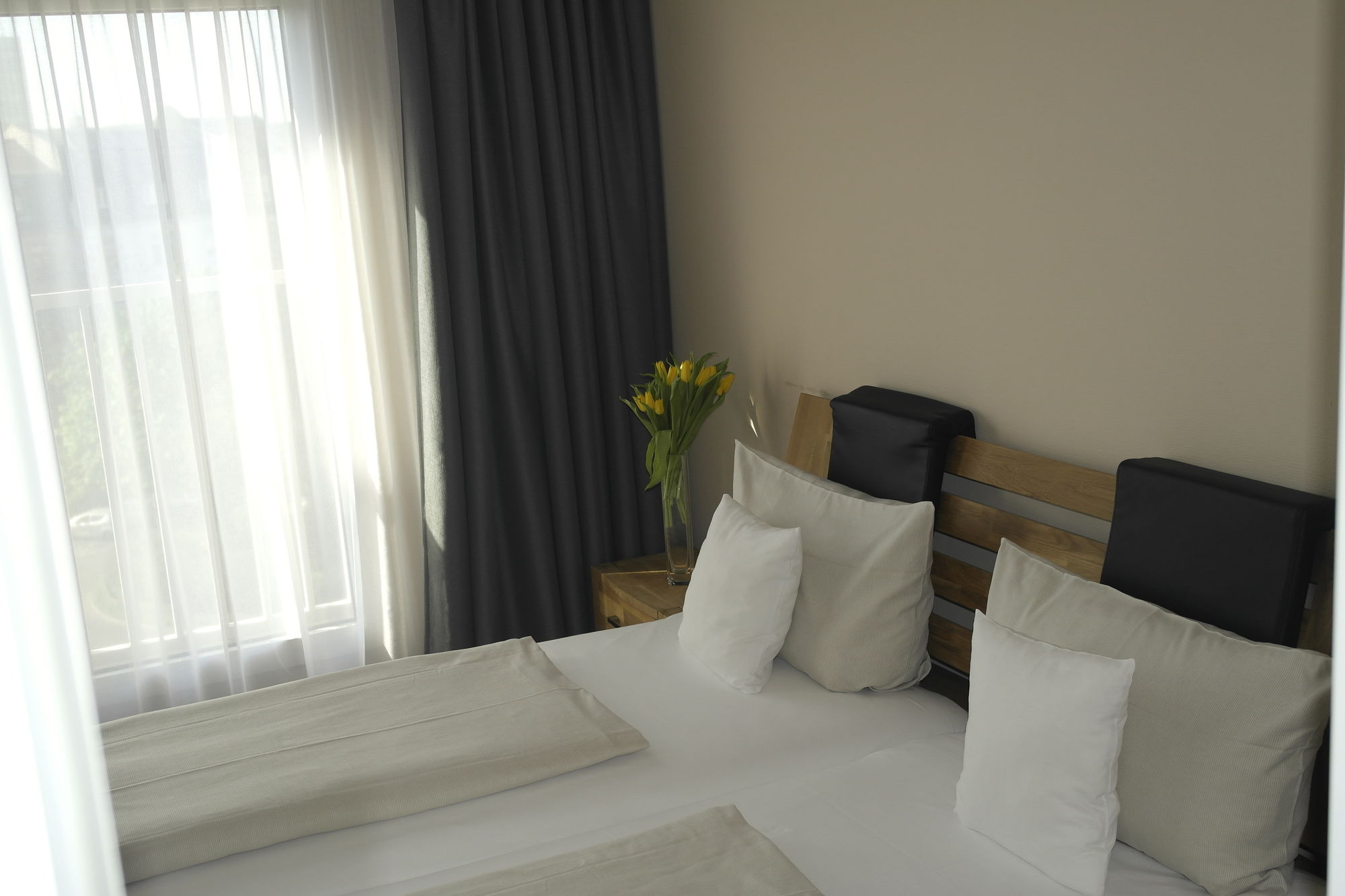 Фото Hotel Attaché