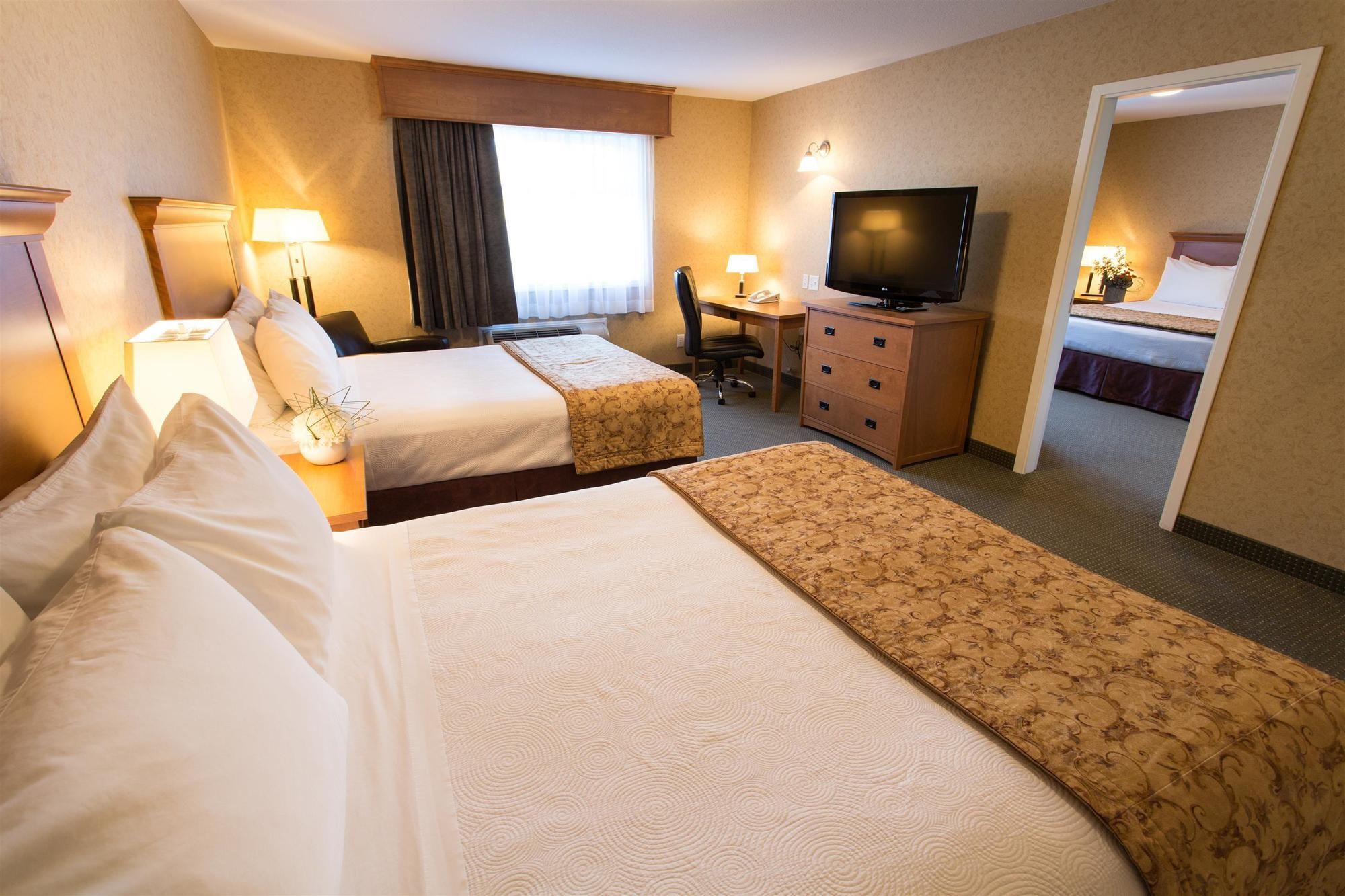 Фото Best Western Sicamous Inn