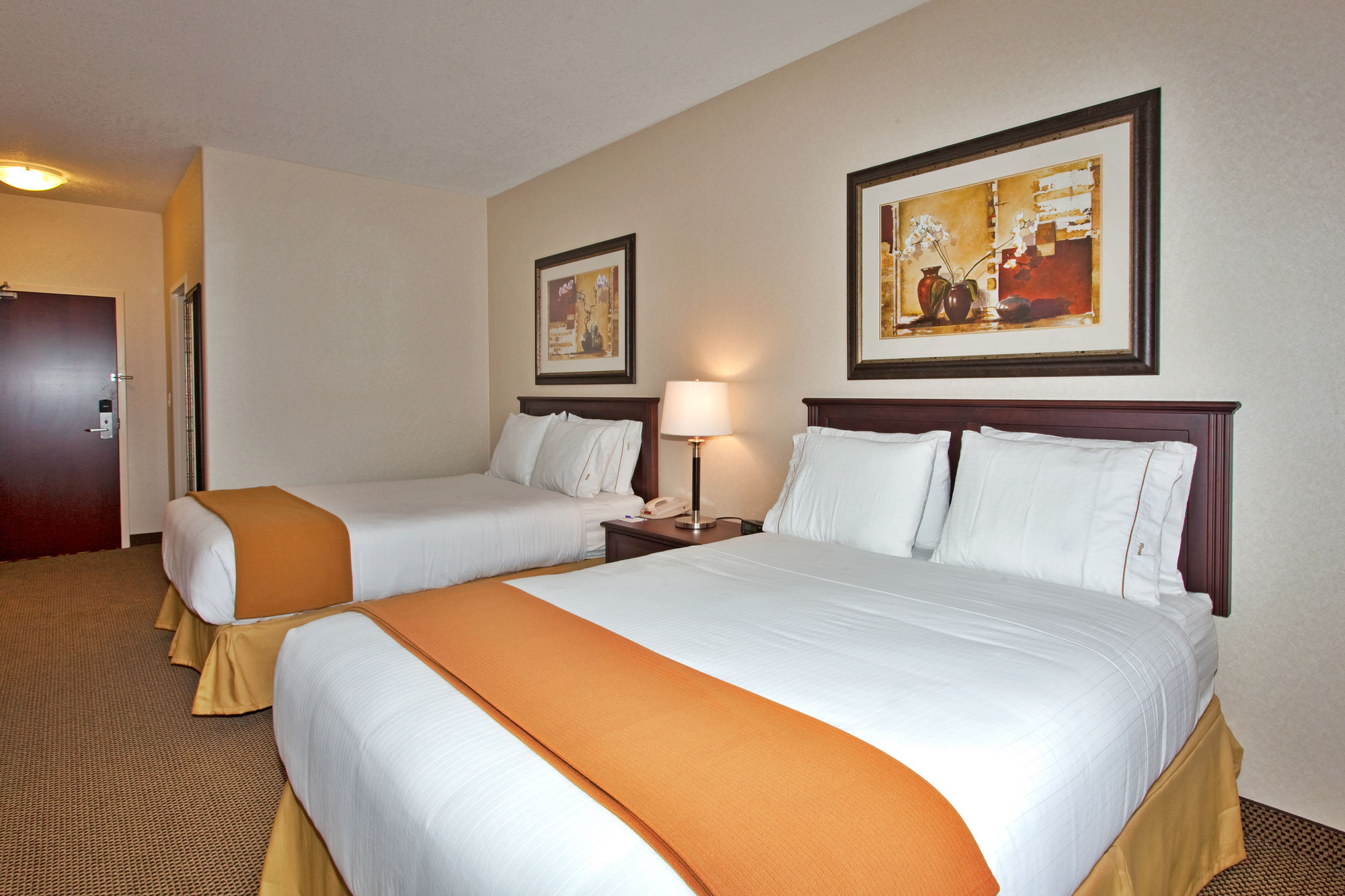 Фото Holiday Inn Express Hotel & Suites Whitecourt, an Ihg Hotel