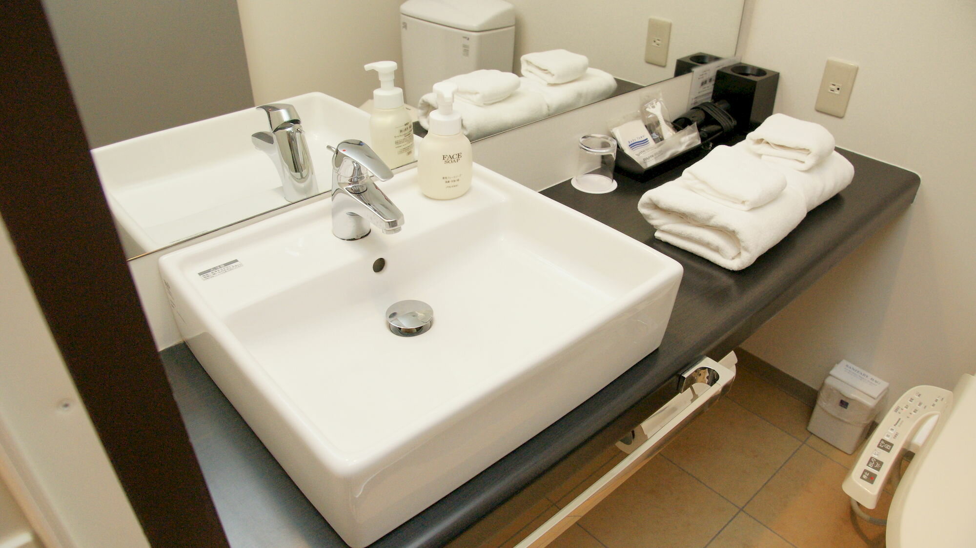 Фото Comfort Inn Naha Tomari Port