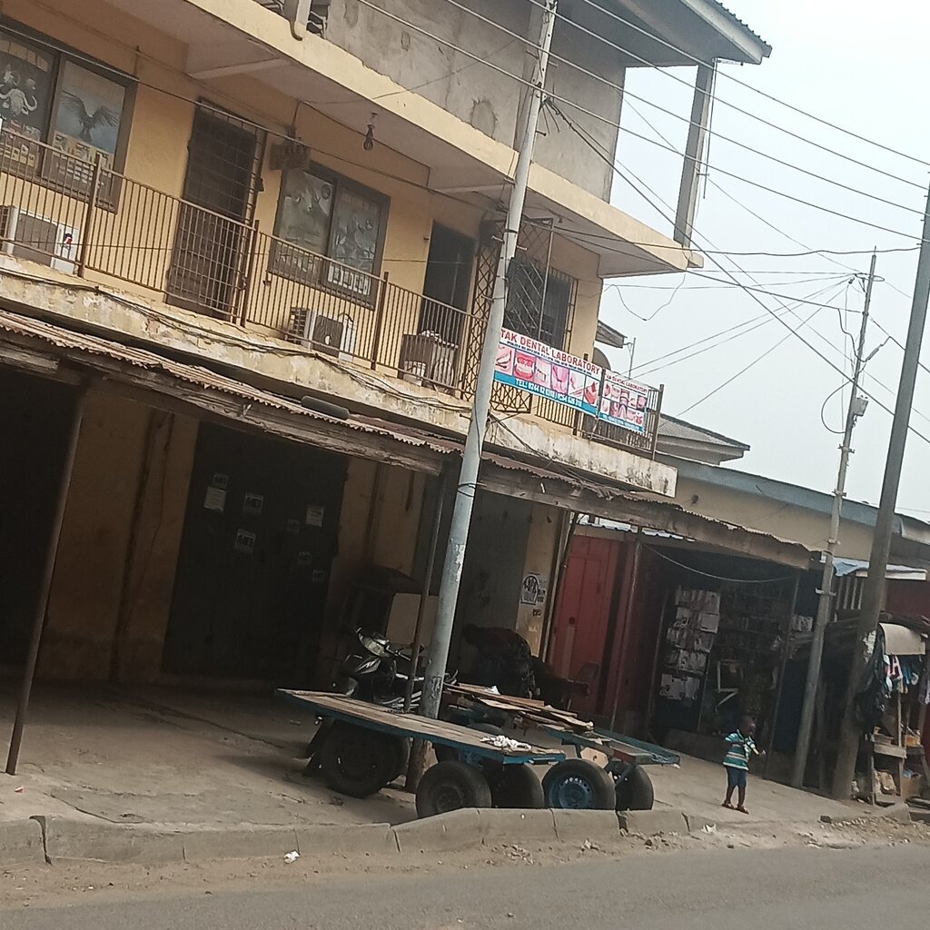 Dental clinic Tak dental laboratory, Accra, photo