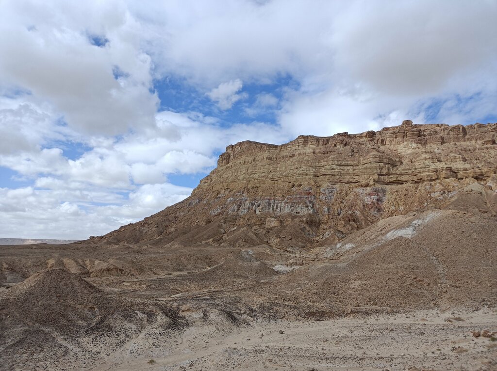Mountain peak Mount Ardon, Southern District, photo