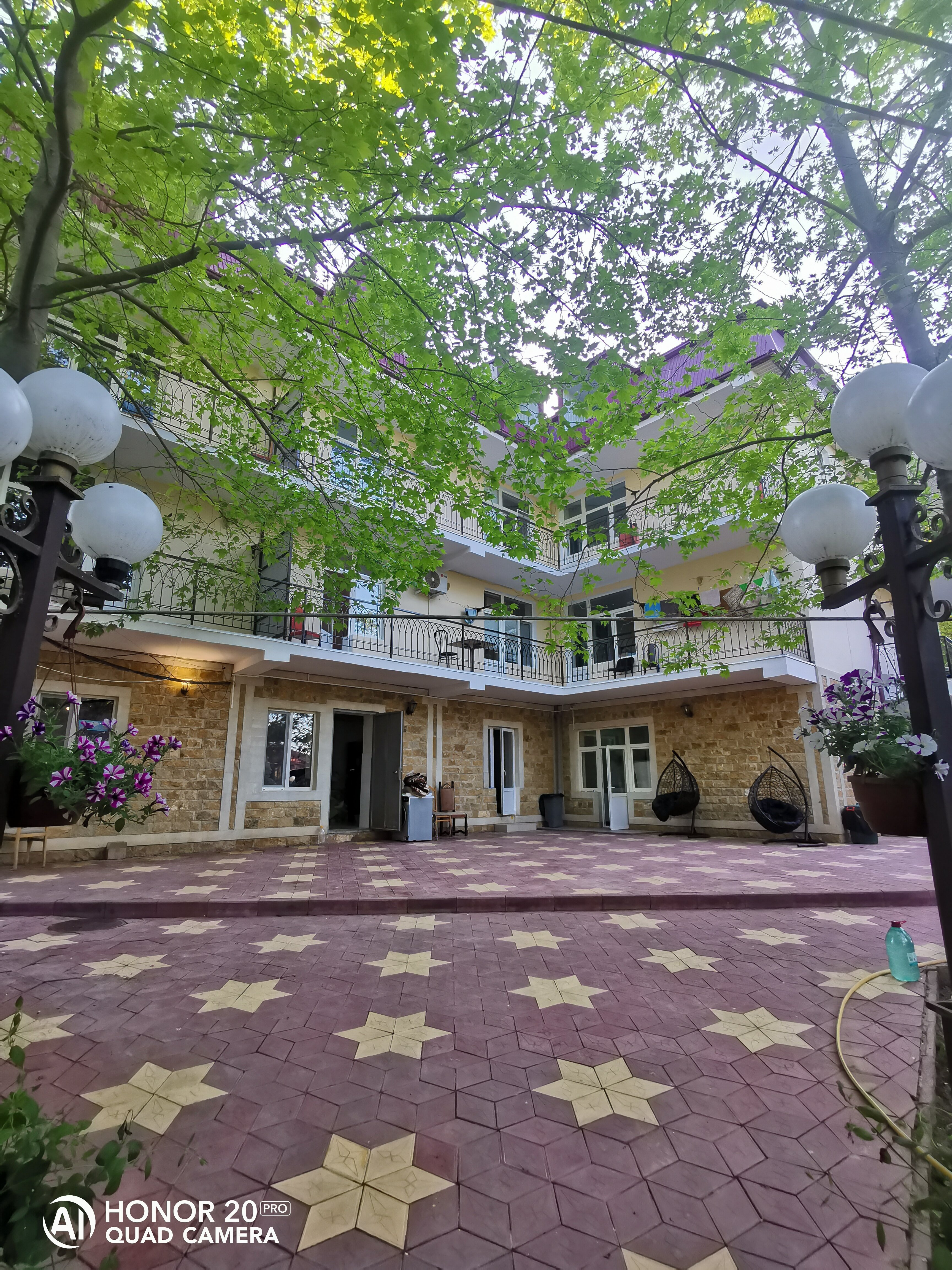 Фото отеля 1