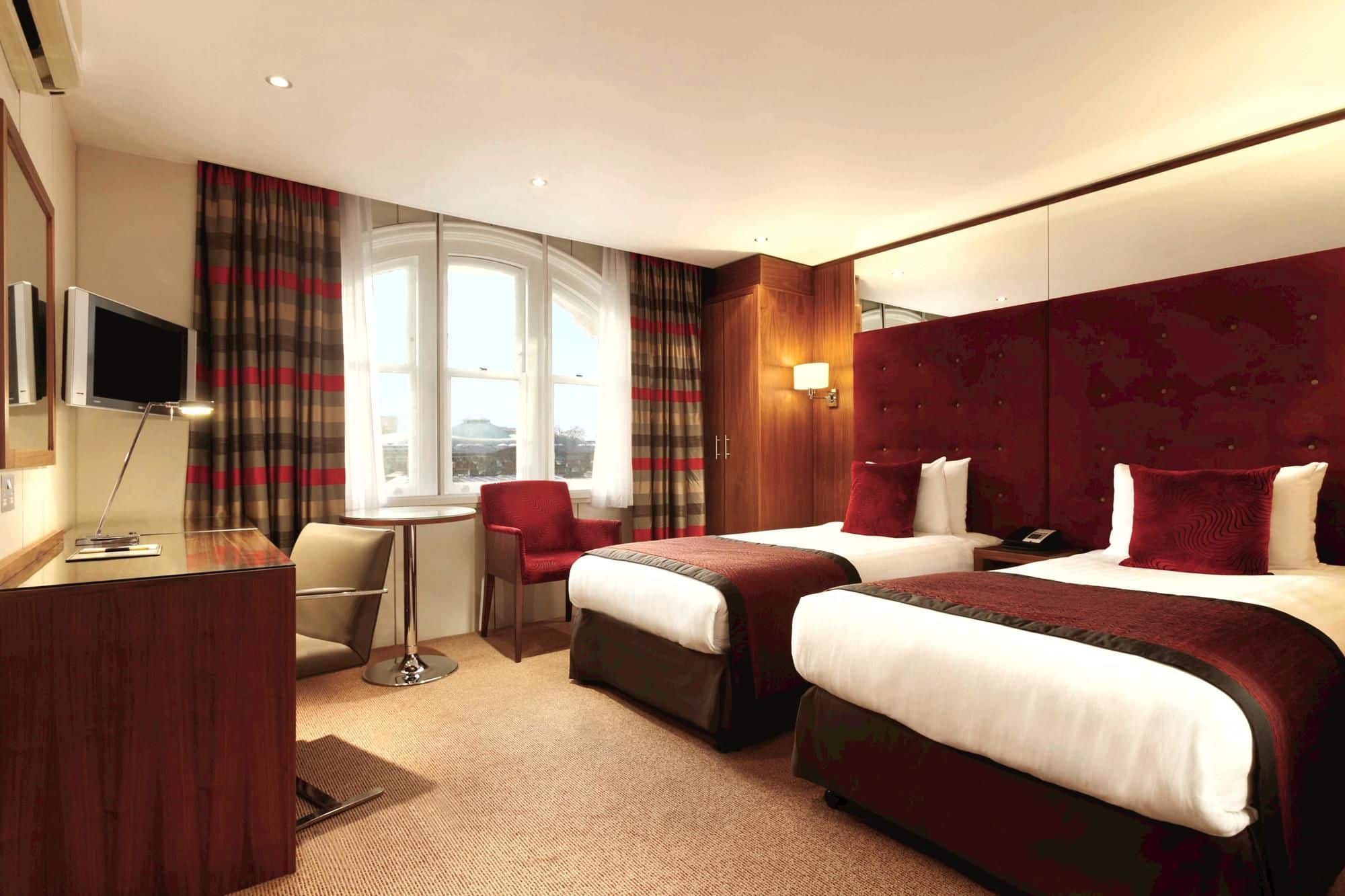 Фото DoubleTree by Hilton London - West End