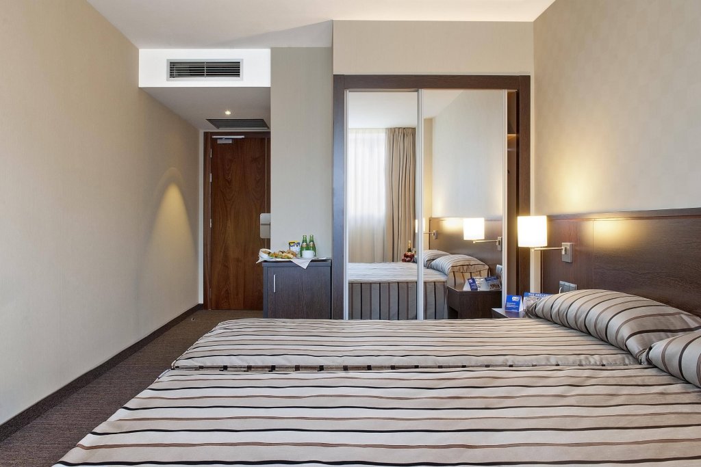 Фото Hotel Lugano Barcelona