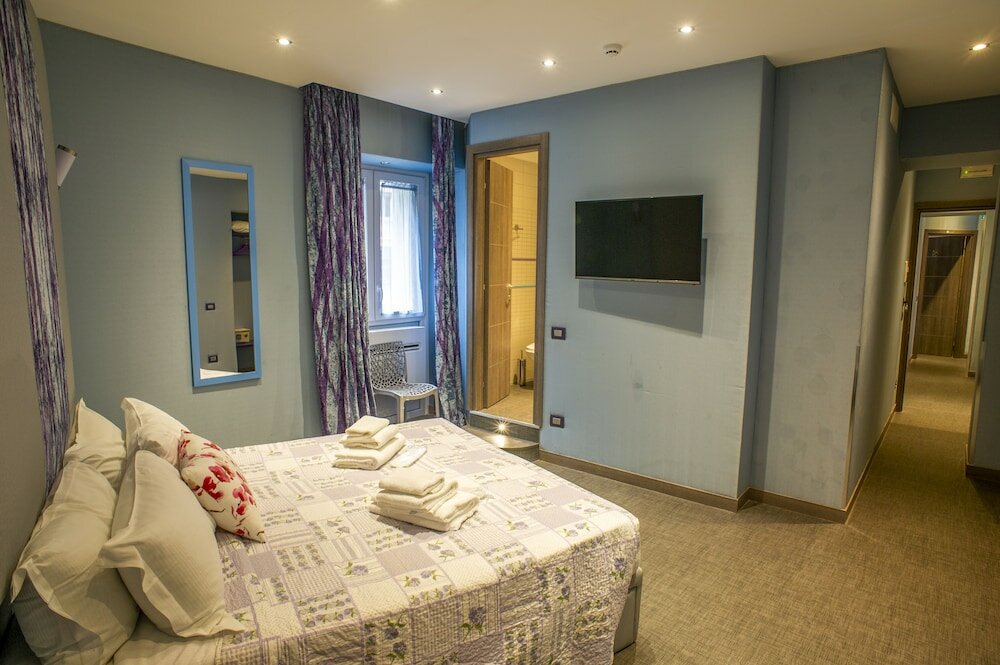 Фото Iulia Guest House