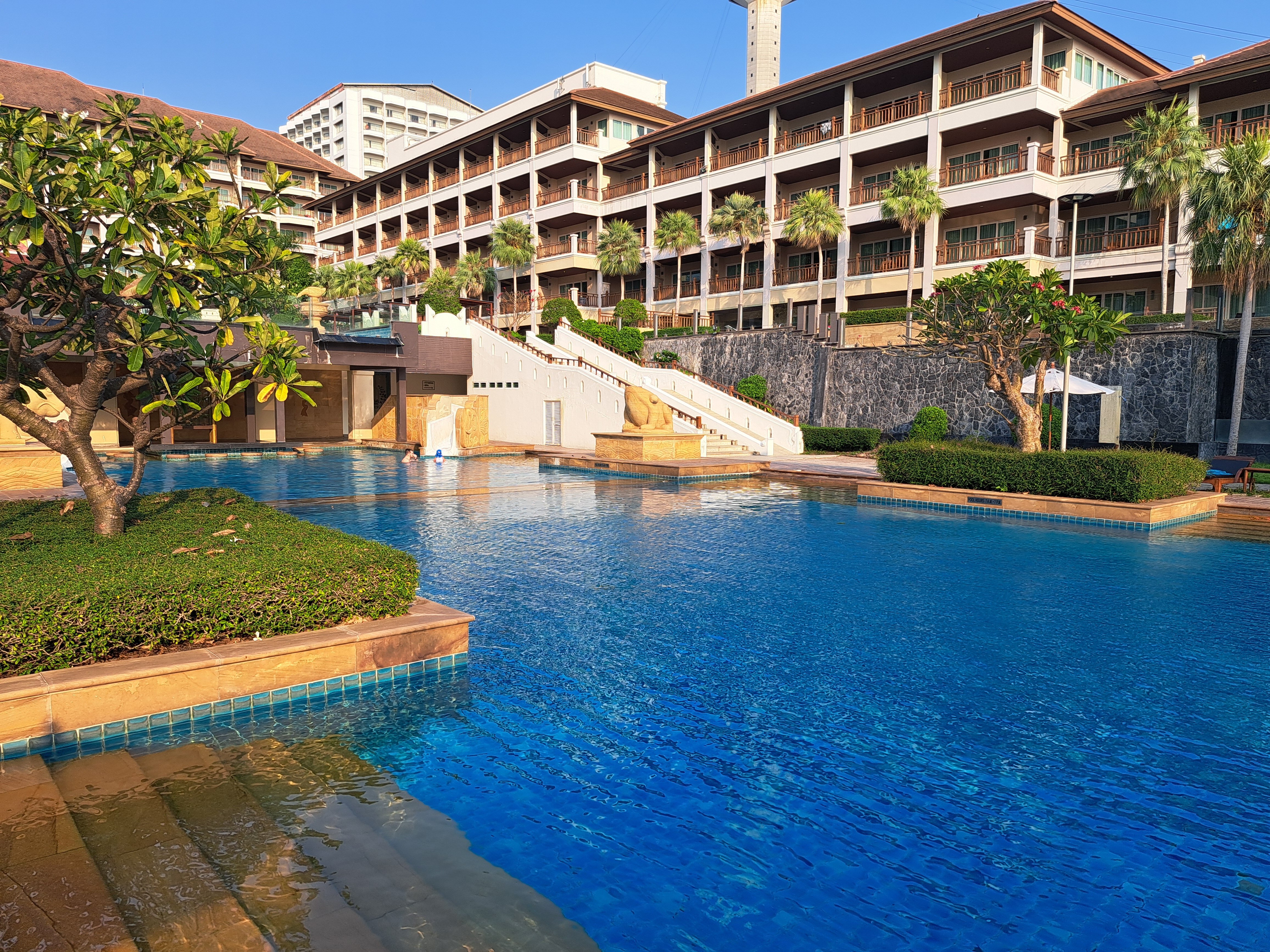 Фото The Heritage Pattaya Beach Resort