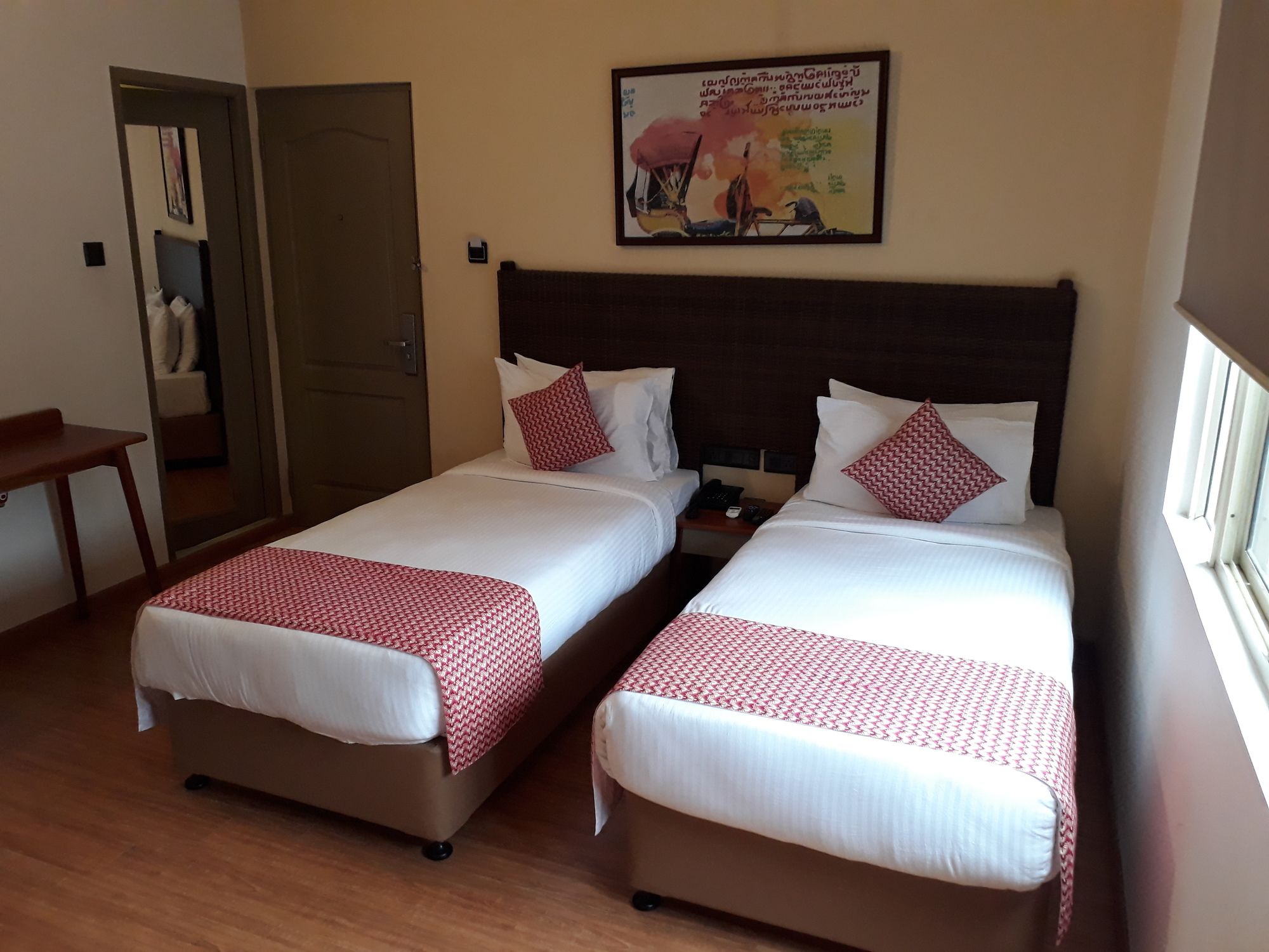 Фото отеля 2