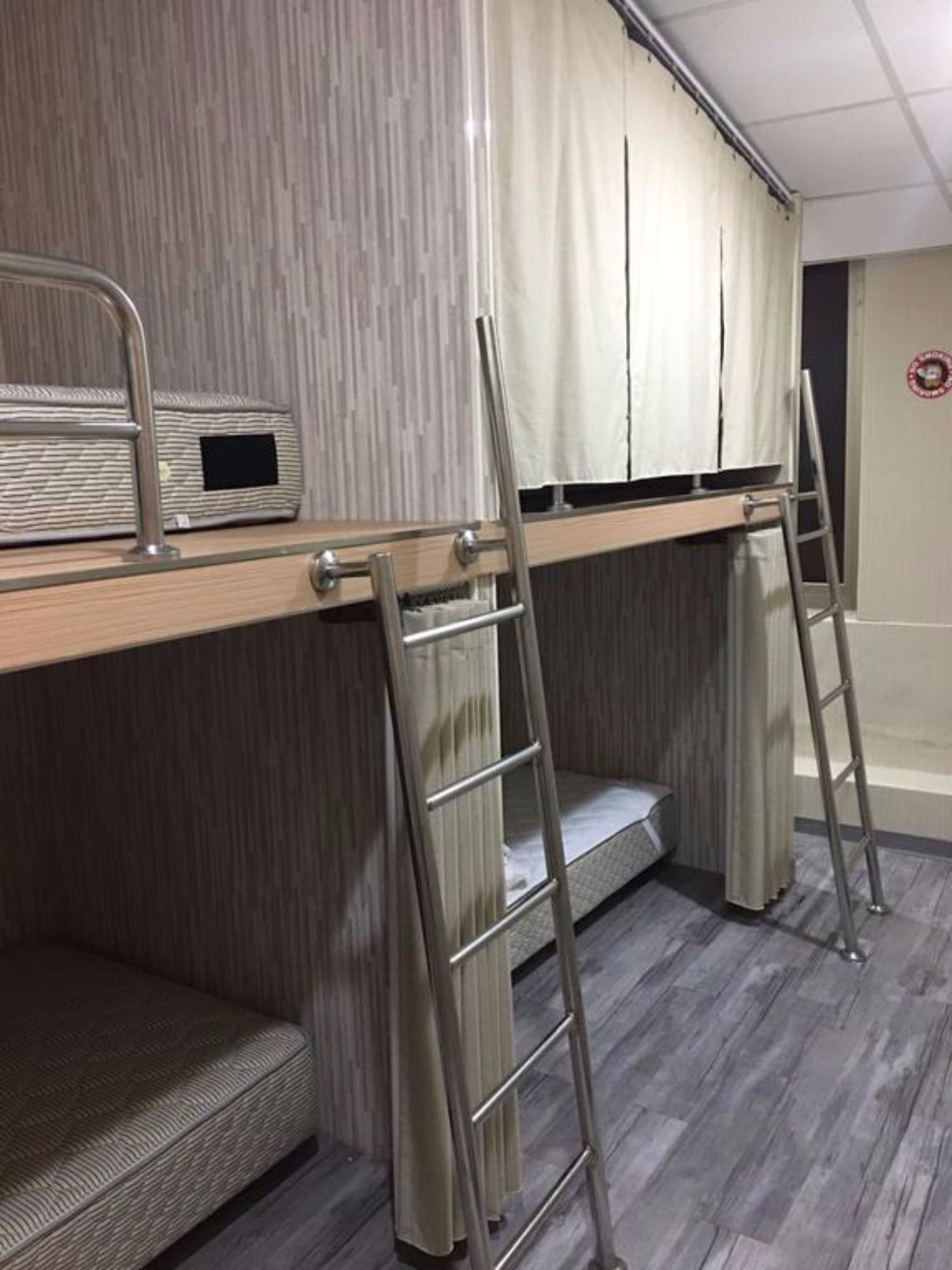 Фото Old Door Hostel & Bar