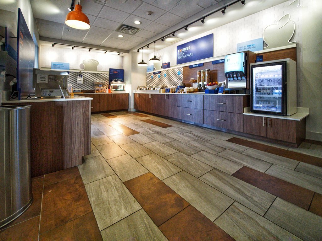 Фото Holiday Inn Express & Suites Moore, an Ihg Hotel