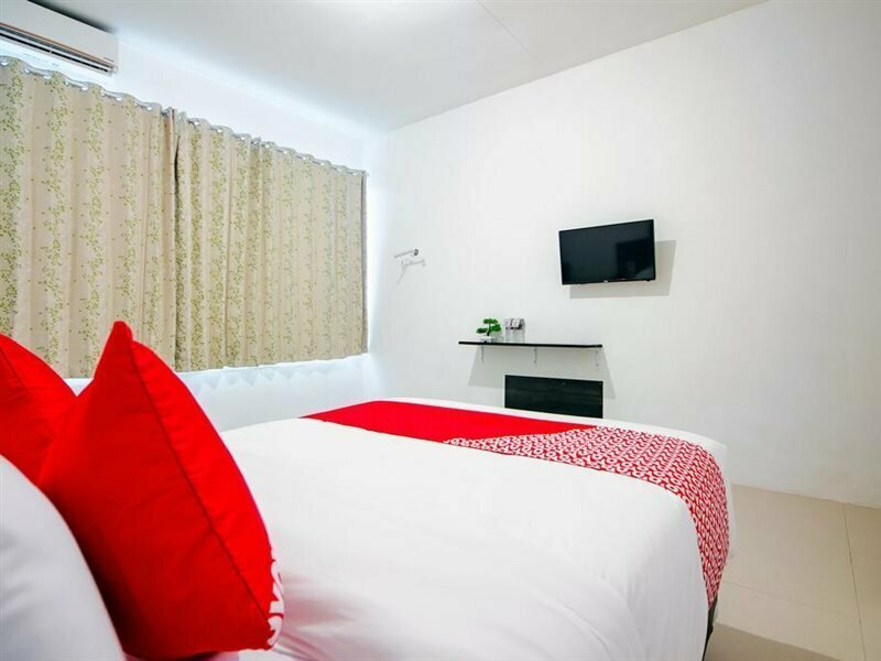 Hotel Oyo 2311 C9 Exclusive, Earth, photo