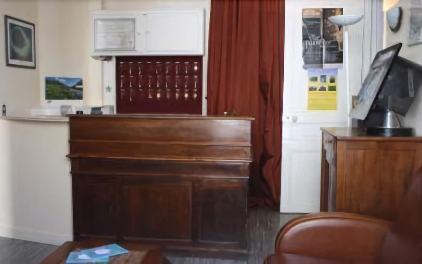 Фото Hôtel Le Home Saint Louis