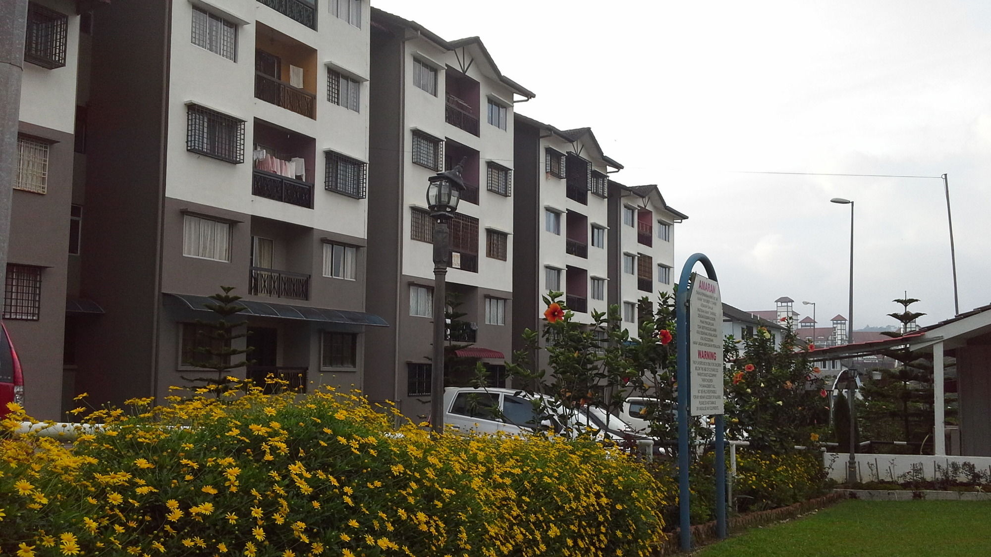 Фото Kpw at Royal Lily Apartment