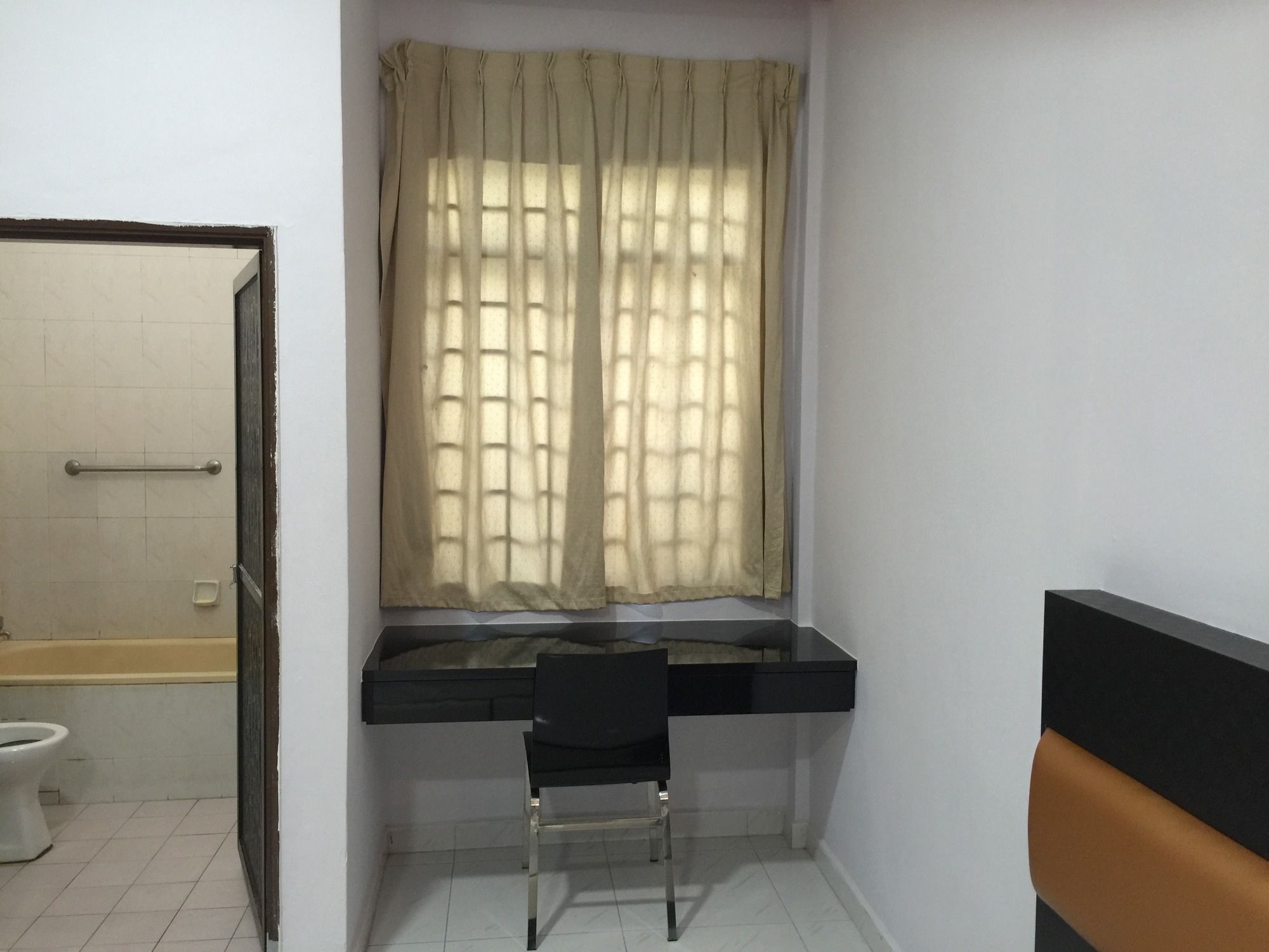 Фото Lai Ming Hotel Cosmoland