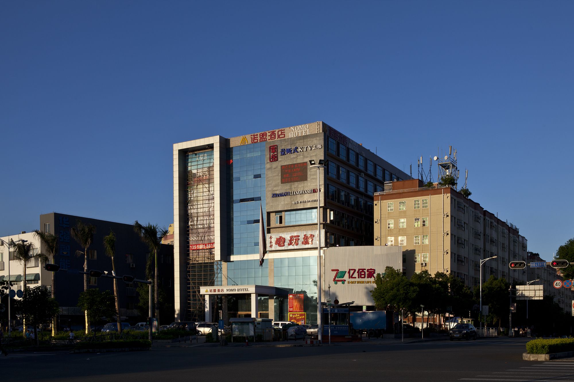 Фото отеля 1