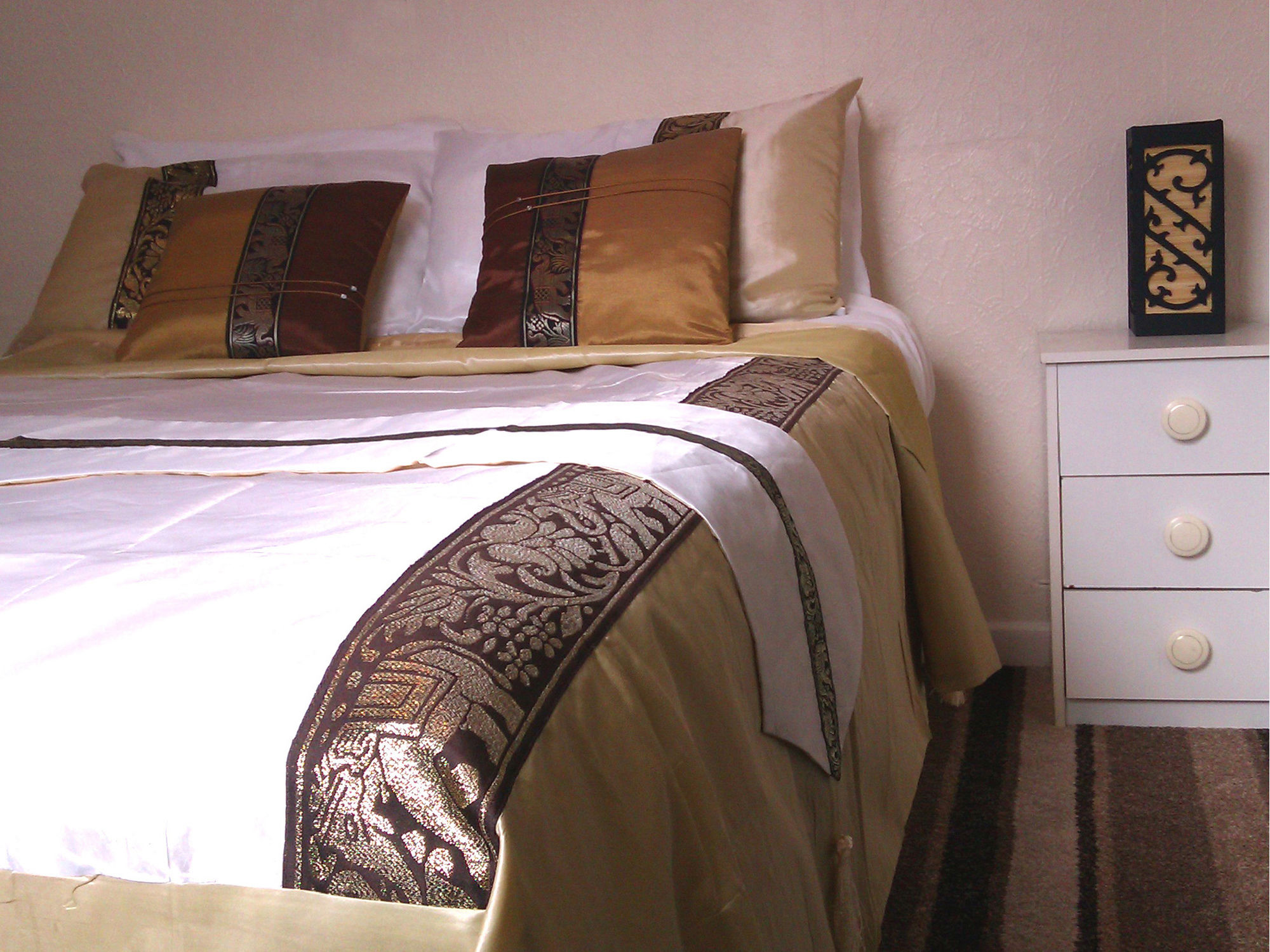 Фото The Feathers Hotel