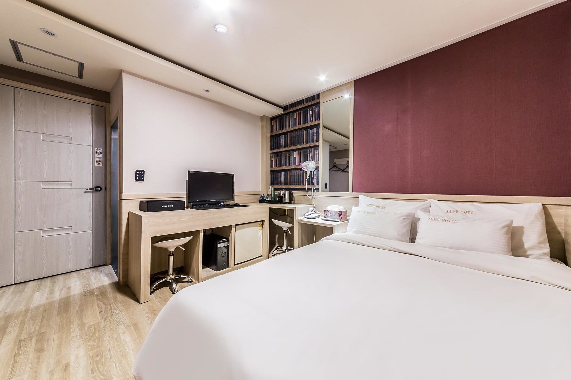 Фото Shine Hotel