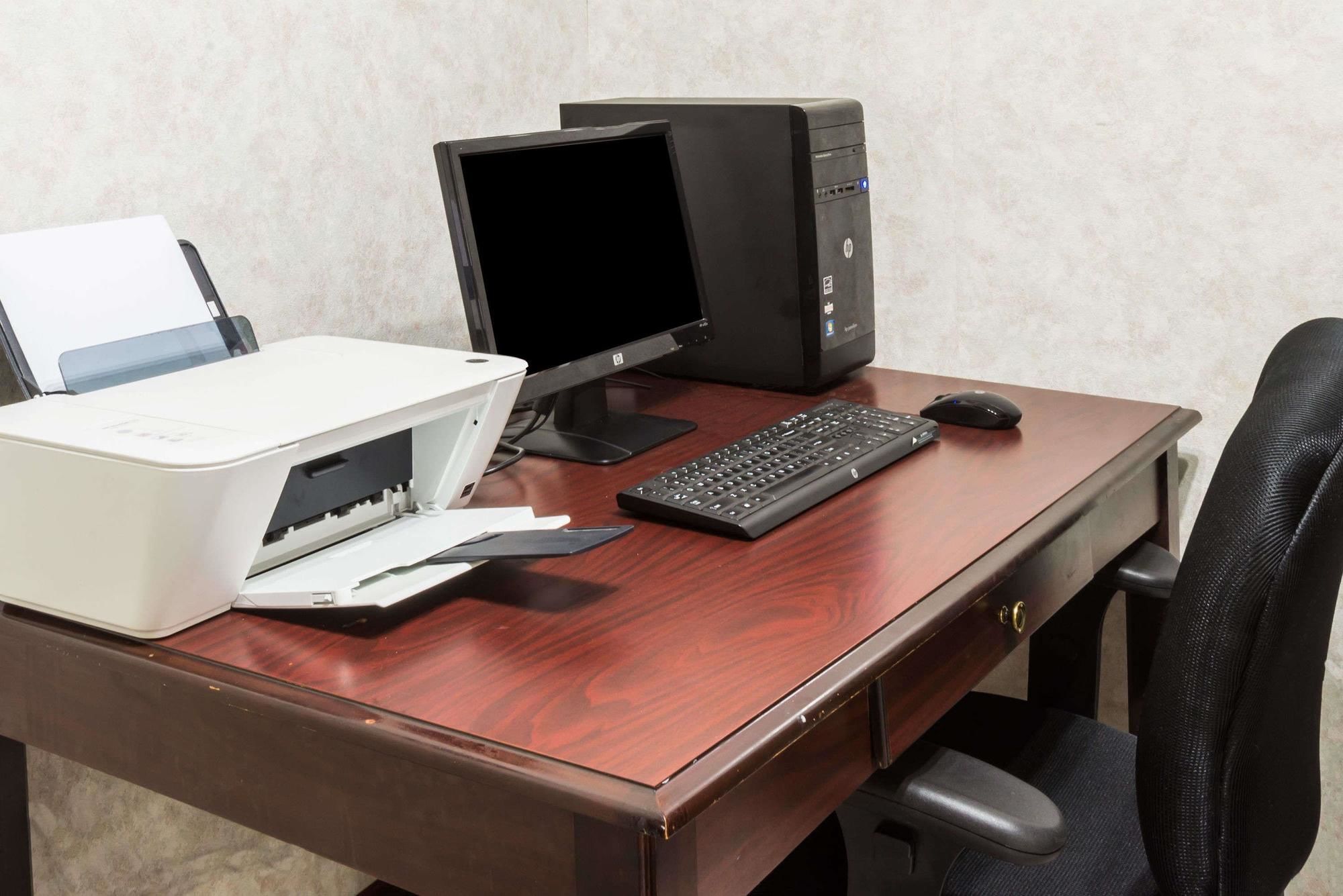 Фото Super 8 by Wyndham West Greenwich/Providence