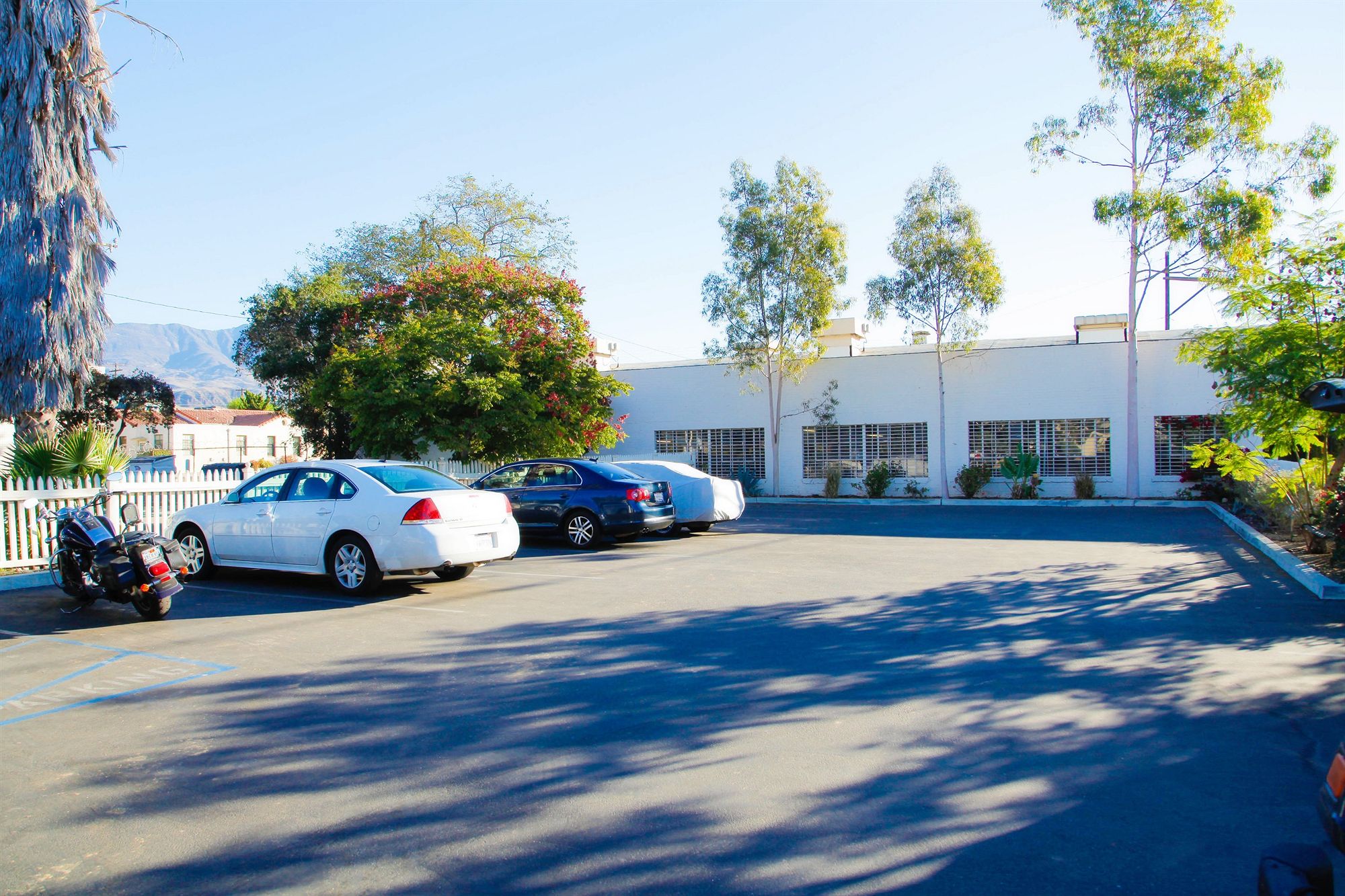 Фото Santa Paula Inn