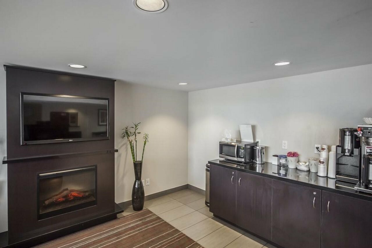 Фото Comfort Inn West