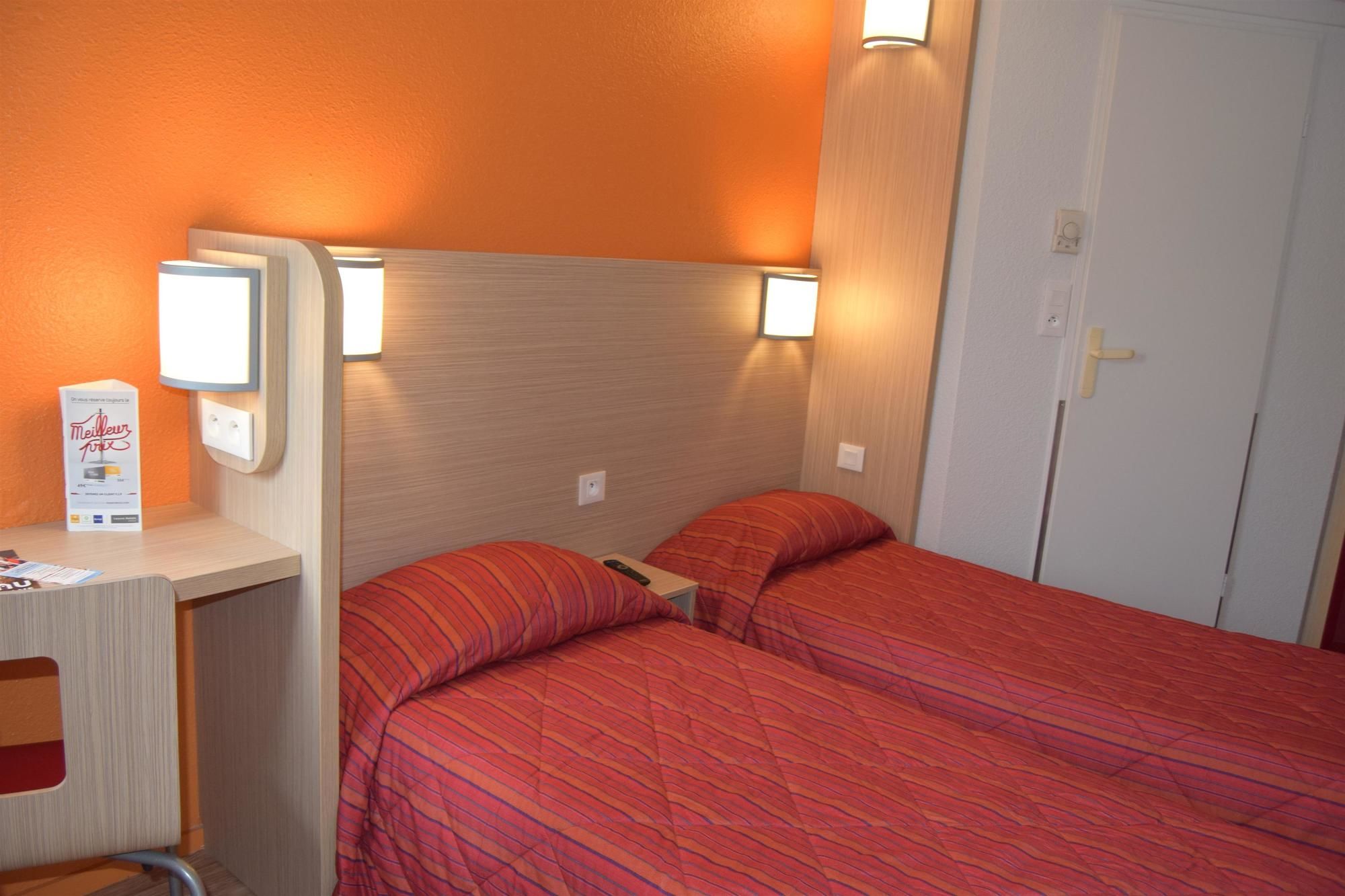 Фото Premiere Classe Beauvais