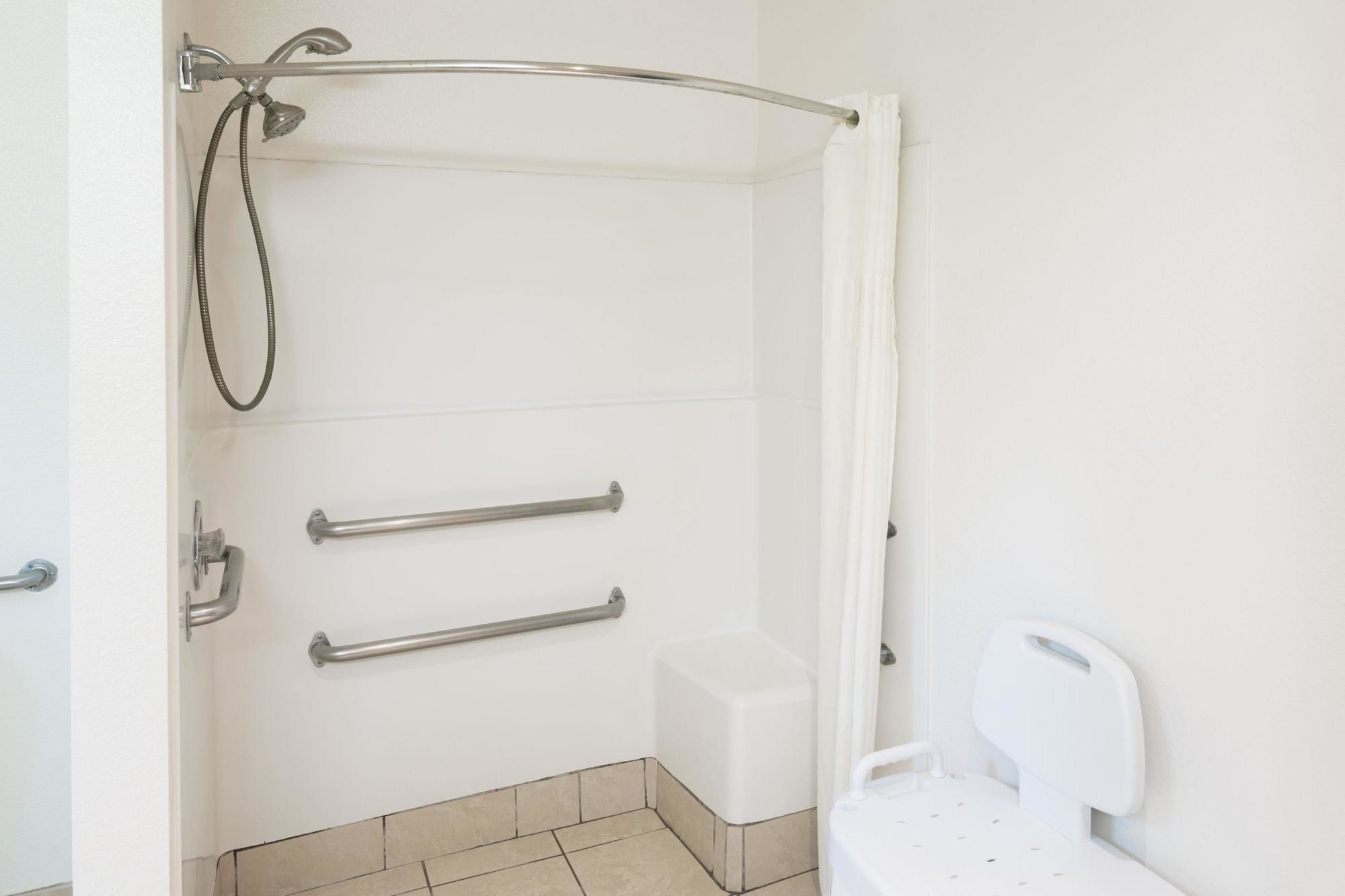 Фото Super 8 by Wyndham Crescent City