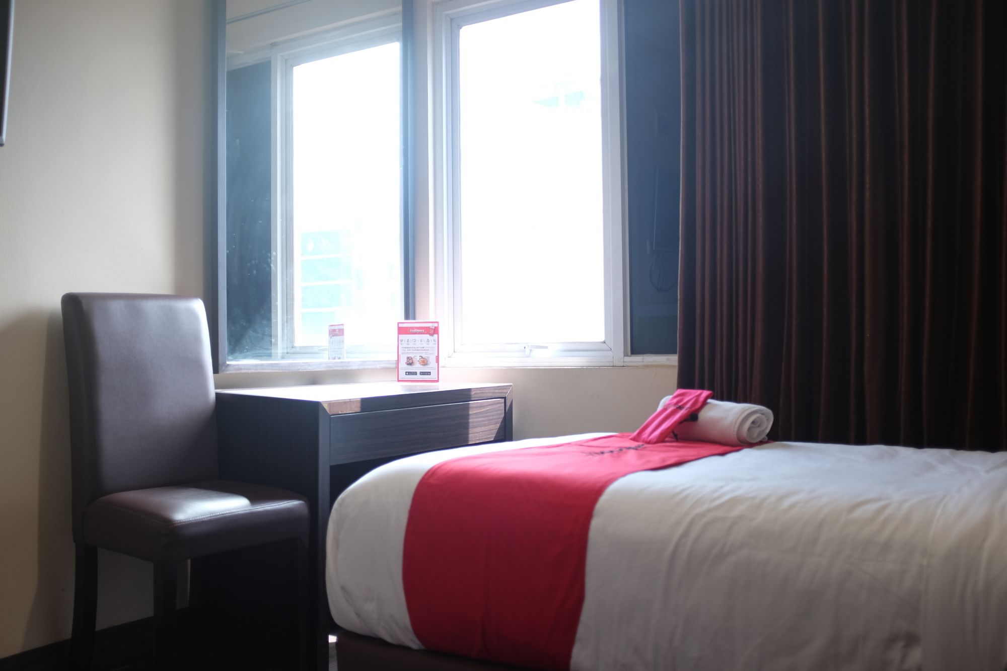 Фото RedDoorz Plus @ Thamrin