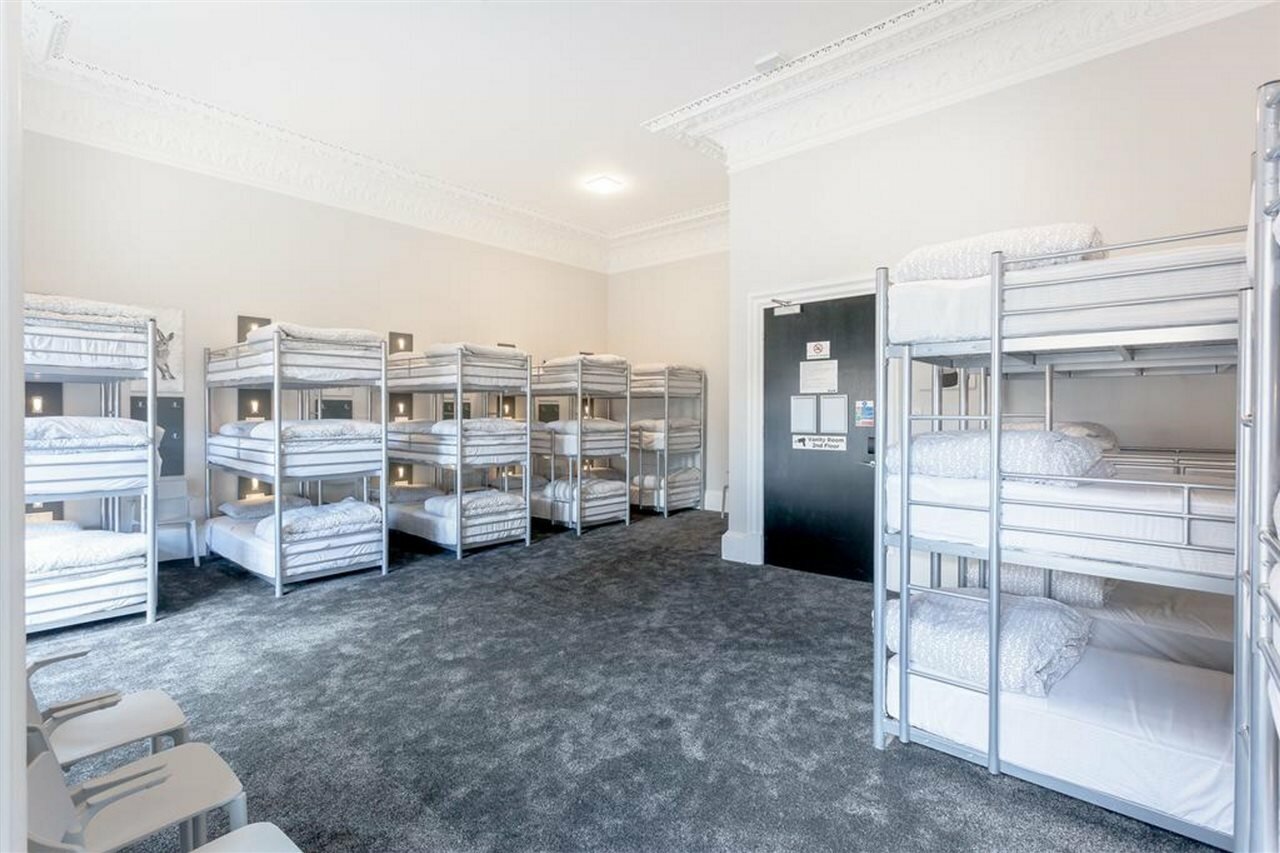 Фото West End Hotel